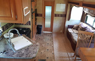 2010 Keystone Cougar 322QBS - Bunkhouse - Sleeps 9