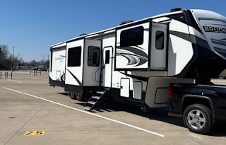 2021 Coachmen 5th Wheel Brookstone 344FL