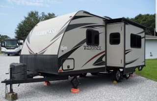 "Seasprite" Fully Stocked Camper for 2!!