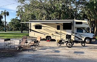Family RV + Free E-Bike! 2017 Coachmen 27QB