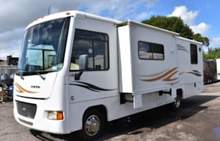 2010 Winnebago Vista 30W