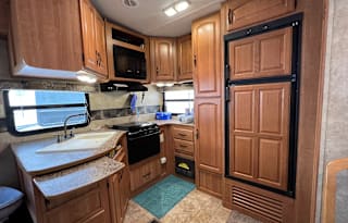 Family friendly, stocked keystone fifth wheel