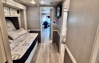 Luxury Personified: The Holiday Rambler
