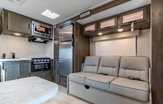2022 EASY TO DRIVE Leprechaun Premier 28ft WIFI