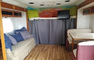 Gulfstream B touring Cruiser with 2 Slides and SOLAR PANEL