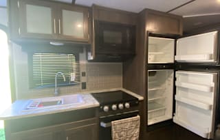2020 Dutchmen RV Coleman Lantern LT Series 215BHWE