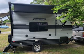 Camp in Comfort - Fully Equipped Sunlite 16BH