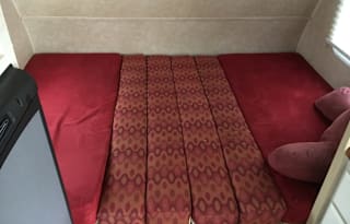 Cozy 16’ Camper – Sleeps 6, SUV Towable
