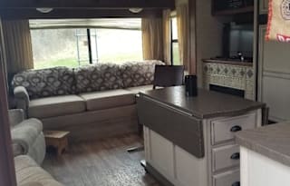 AVAIL. ON OUTDOORSEY&RVEZY  AIR BNB ON WHEELS!