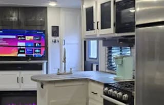 6 beds, pet friendly bunk house 2022 Hideout