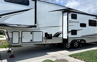 2022 Prime Time RV Crusader 335RLP