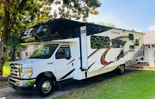 2022 Thor Motor Coach Chateau 31EV