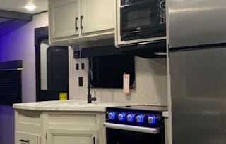 Sleeps 9 2022 Jayco Jay Flight SLX 284BHS