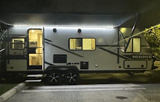 Winnie’s Road Adventures- 2024 Winnebago camper