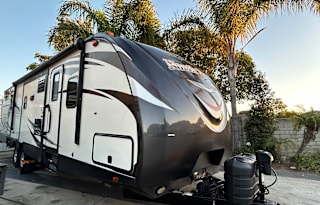 Go and Do RV - 2016 Heartland North Trail 33BKSS