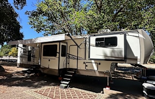 stocked front living Wi-Fi included! DELIVERY ONLY