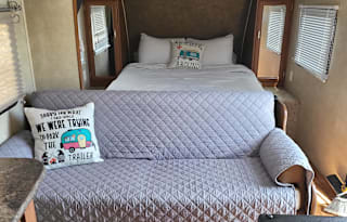 Happy Glamper Camper