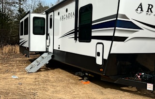 Arcadia 370 RL - Luxurious Camping