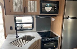 2022 Prime Time RV Avenger 27DBS