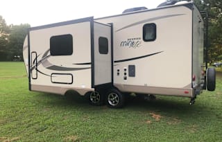 2018 Forest River Rockwood HAL679