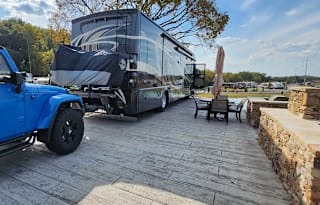 Glampin' in Comfort & Style | 2014 Thor Tuscany