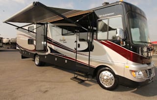 2014 Fleetwood RV Bounder Classic 36H