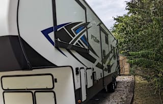 2020 Fuzion Luxury Toy Hauler!