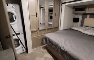 2022 Palomino Puma 32BHQS
