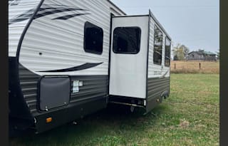 Reynolds Family Pet Friendly RV Rental