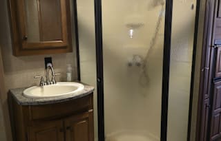 Zach & Alyshias Keystone sprinter fifth wheel