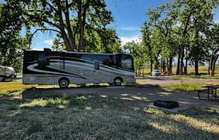 ROXANNE! 2015 Forest River RV Legacy SR 340 340BH