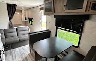 2024 Jay Flight | Sleeps 10 | Delivery Available
