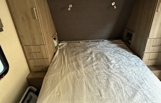 Friendly RV Rental - Bunk House sleeps 6