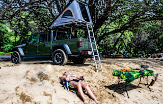 2023 Jeep Gladiator Rubicon W/RoogNest Camper Top
