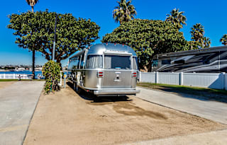 2014 Airstream RV International Signature 27FB