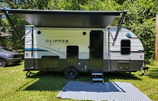 Casey & Crystal's Kid Friendly Vacation on Wheels