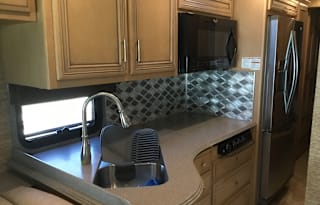 2018 Newmar Canyon Star 3924