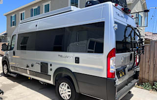 Rey & Ches RV Rental