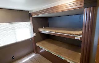 2018 Heartland Prowler Lynx 31LX; 6 Beds; Sleeps 9