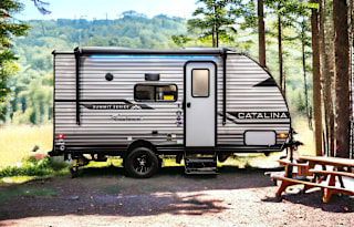 2024 Catalina Sleeps 5 With Bunk Beds!