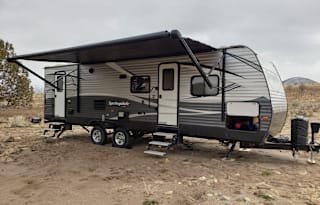 Kid & pet friendly 2018 Springdale 282BH