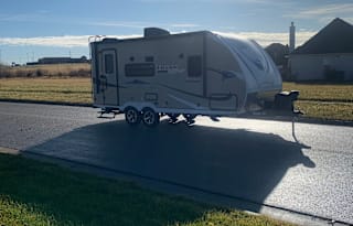 GREAT FAMILY RV 1/2 TON OR SUV TOWABLE 19FT