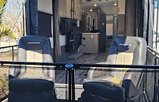 2023 Pet Friendly Shockwave Toy Hauler