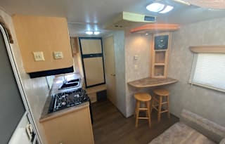 JJ’s Rv Rental Zeppelin 181 2-person Oasis