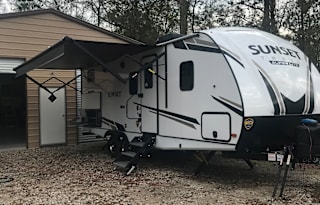 2022 CrossRoads Sunset Trail KING BED DUAL AC's