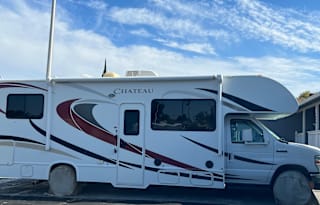 2016 Thor Motor Coach Chateau 28Z