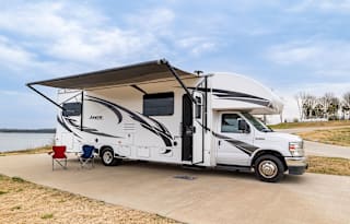 Spacious Dog Friendly and stocked for adventure!!!