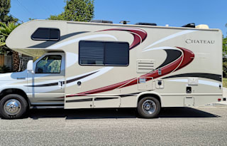2016 Thor Motor Coach Chateau 23U