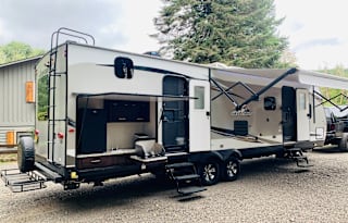 2019 Jayco Jay Flight 32BHDS Family Sized Luxury