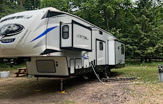 2021 Forest River RV Cherokee Arctic Wolf Suite 3660